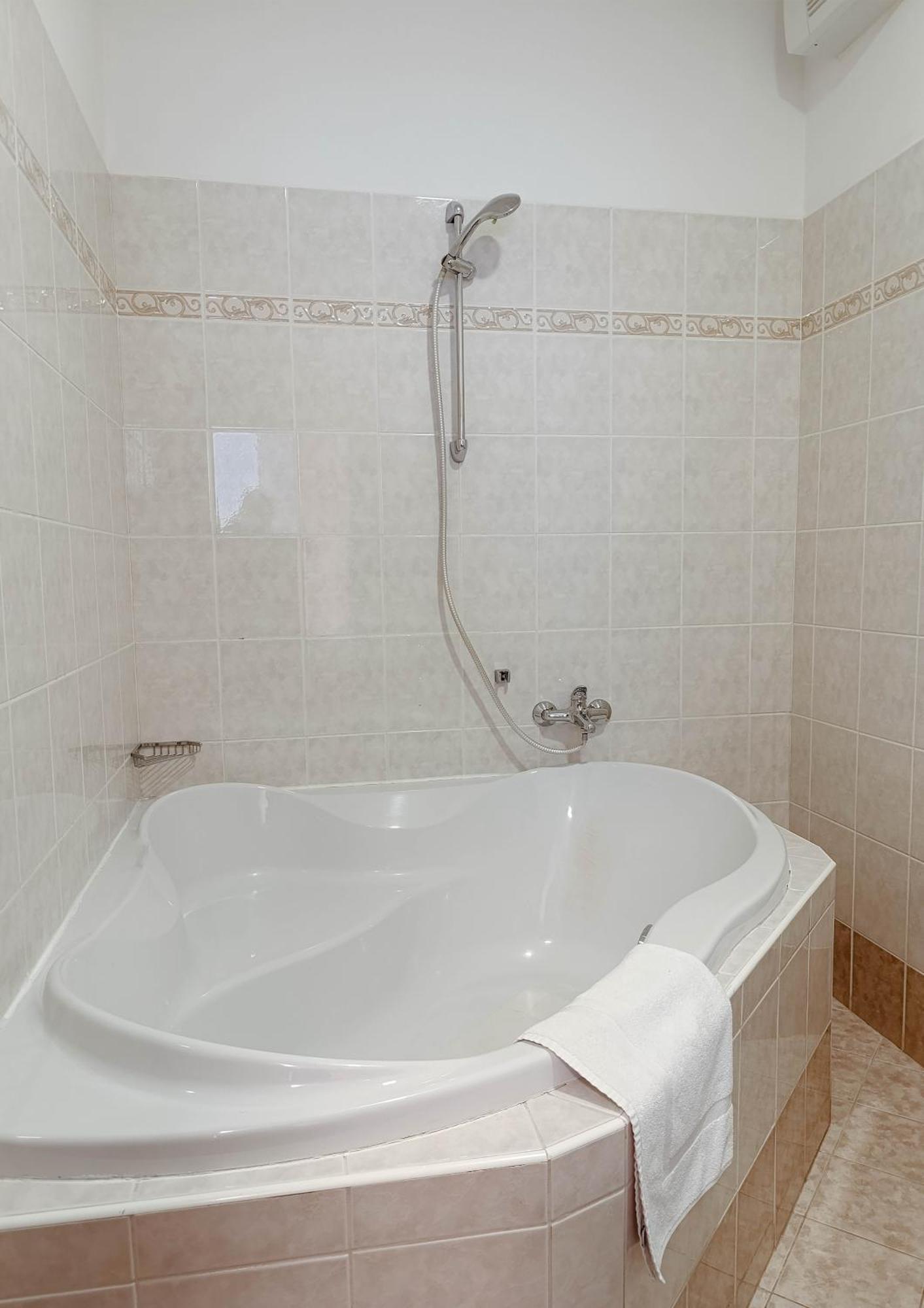 Hotel Esprit Špindlerŭv Mlýn Dış mekan fotoğraf